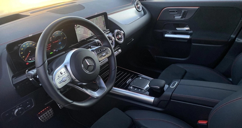 Mercedes-Benz EQA cena 264900 przebieg: 8500, rok produkcji 2023 z Pieniężno małe 191